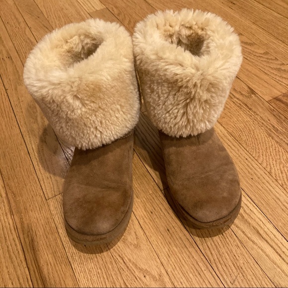🚫DONATED🚫 Woman’s Ugg Classic Tall - Picture 9 of 13